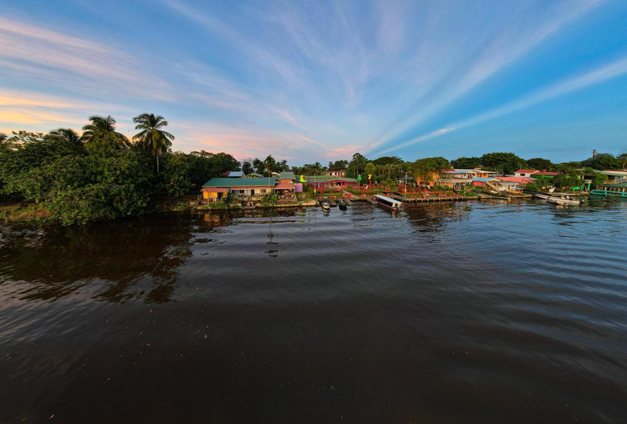 Hostel Tortuguero 7Backpackers Екстериор снимка